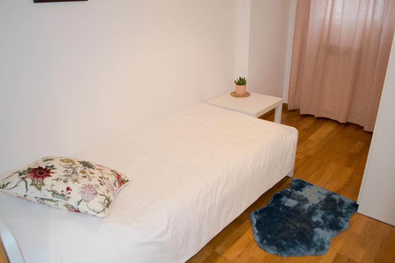 Apartamenticos Torrenueva I Сарагоса Экстерьер фото